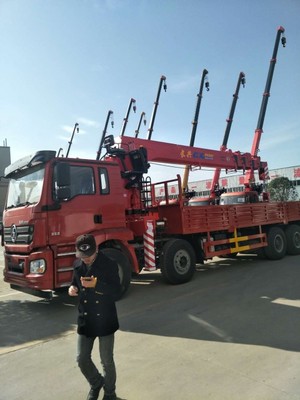 隨州陜汽德龍前四后八隨車吊 包上戶、可按揭的工程運輸利器